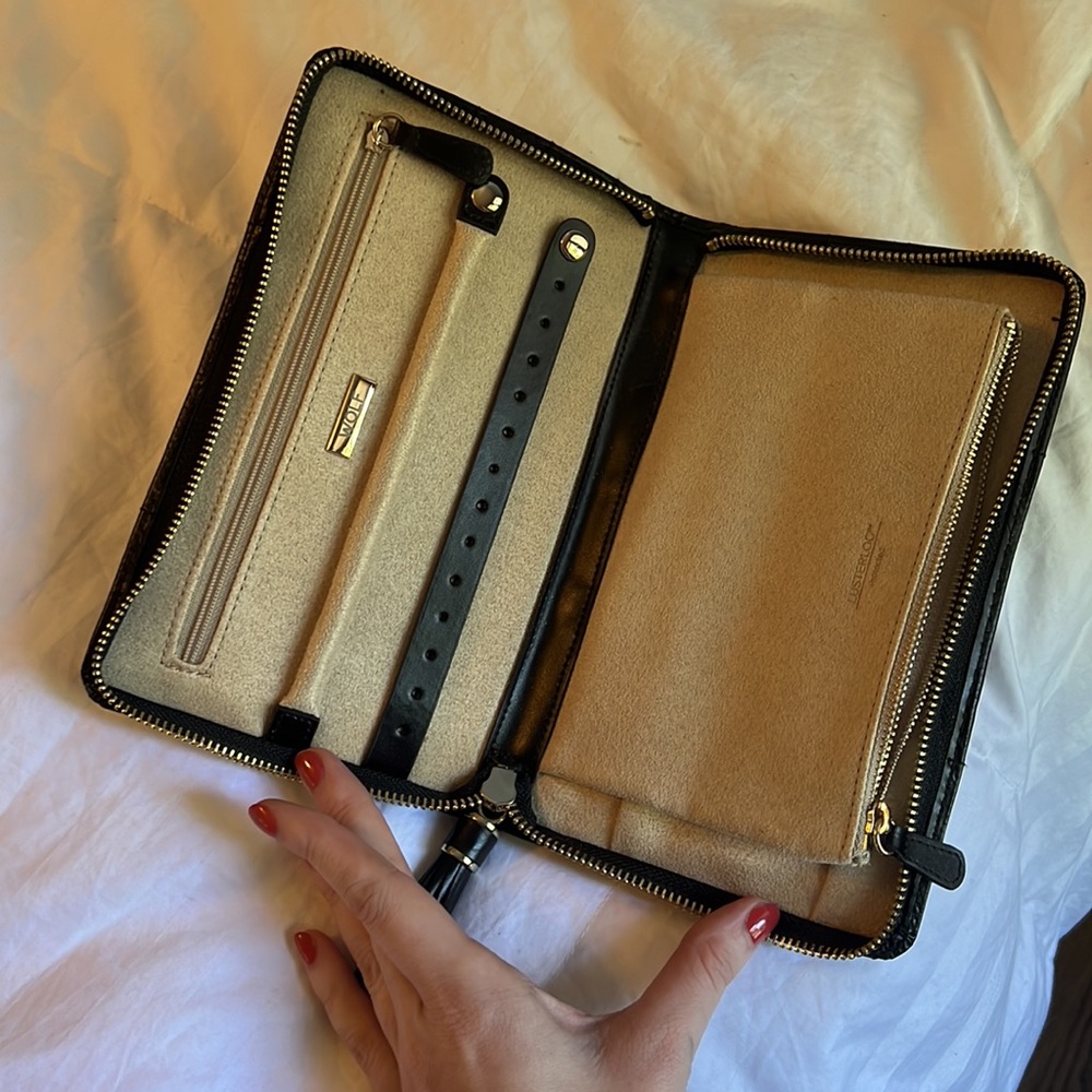 Brand New Wolf Travel Jewelry Case Leather